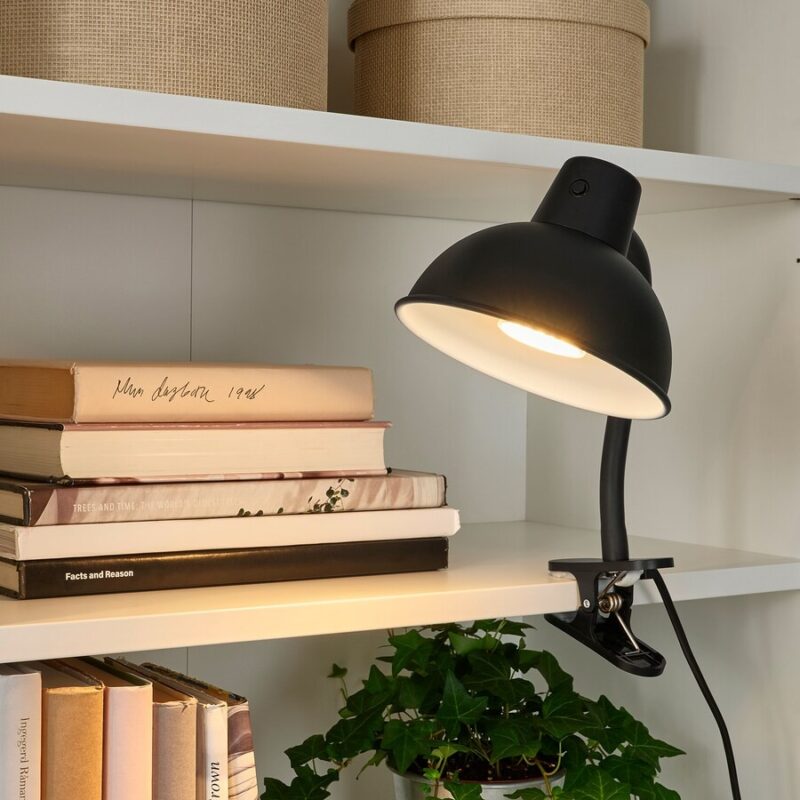5 mẫu đèn bàn làm việc mới ra mắt cuối năm 2022 của Ikeaskurup-clamp-spotlight-black__091-800x800
